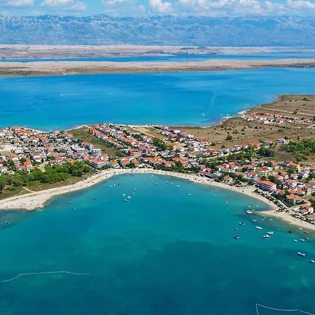On Island Near The Apartamento
